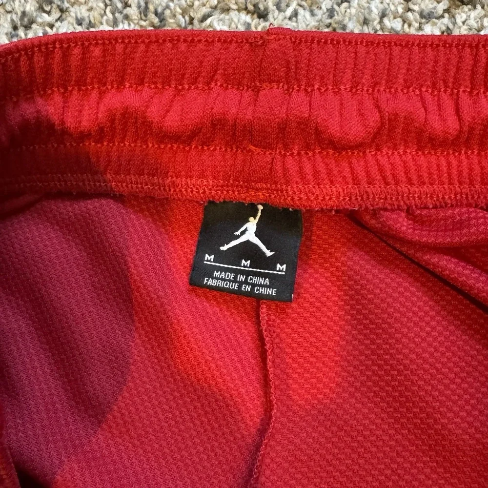 Nike Jordan shorts Mens Sz M Red Activewear Drawstring Stretch Baggy Basketball